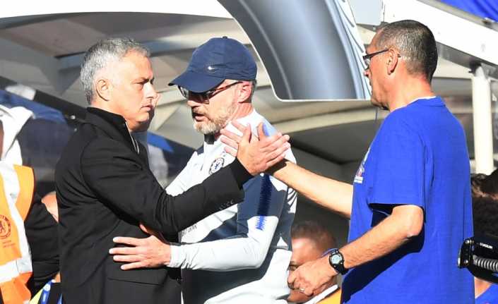 Chelsea Teknik Direktörü Maurizio Sarri, Manchester United Teknik Direktörü Jose