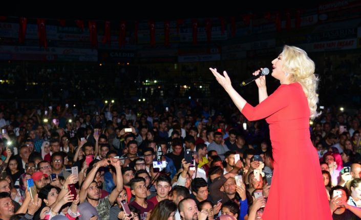 Muazzez Ersoy, Antalya’nın Kumluca Belediyesi tarafından bu yıl 19’uncusu düzenlenen