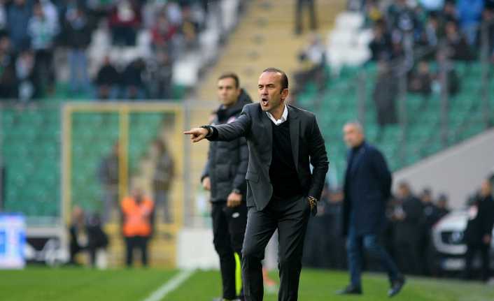 Büyükşehir Belediye Erzurumspor Teknik Direktörü Mehmet Özdilek, Bursaspor’a 2-1 mağlup