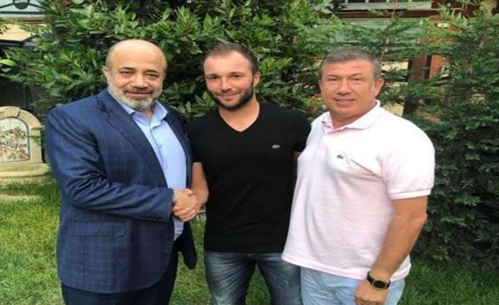 Adana Demirspor orta saha oyuncusu Murat Akın ile 2 yıllık