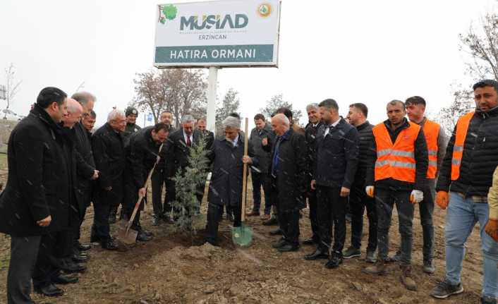 Erzincan Valisi MÜSİAD’ın Fidan