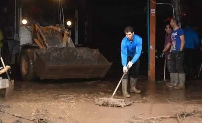 Başarılı tenisçi Rafael Nadal, sel felaketinde 10 kişinin hayatını kaybettiği