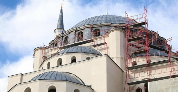 Türkiye Diyanet İşleri Başkanlığı ve Türkiye Diyanet Vakfının Arnavutluk'un başkenti