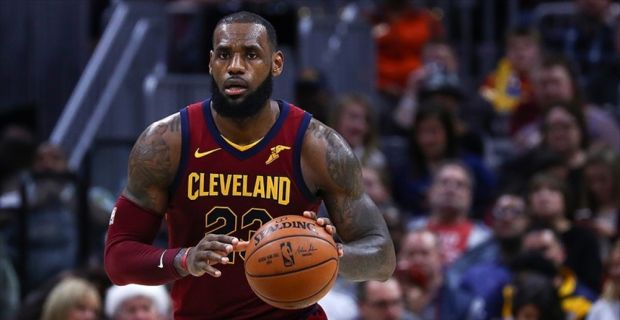 NBA'de 15. yılını geçiren yıldız basketbolcu James, şubat ayındaki 27
