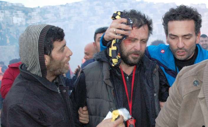 Ünlü oyuncu Nejat İşler, bir kadın hayranının fotoğraf isteğini geri