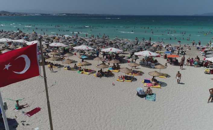 İzmir’in gözde tatil ilçesi Çeşme, Kurban Bayramı’nda nüfusunun 25 katı