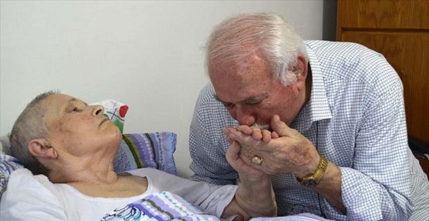 Amasya'da 72 yaşındaki Dursun Cantürk, alzaymır nedeniyle yatağa bağımlı hale