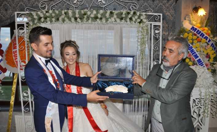 Doğa fotoğrafçısı şahıs, jeoloji mühendisi oğluna düğününde 10 milyon yıl