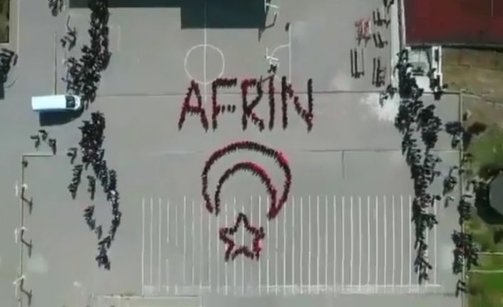 Ankara’da yaklaşık 300 lise öğrencisi, Türk Silahlı Kuvvetlerinin (TSK) Suriye’nin