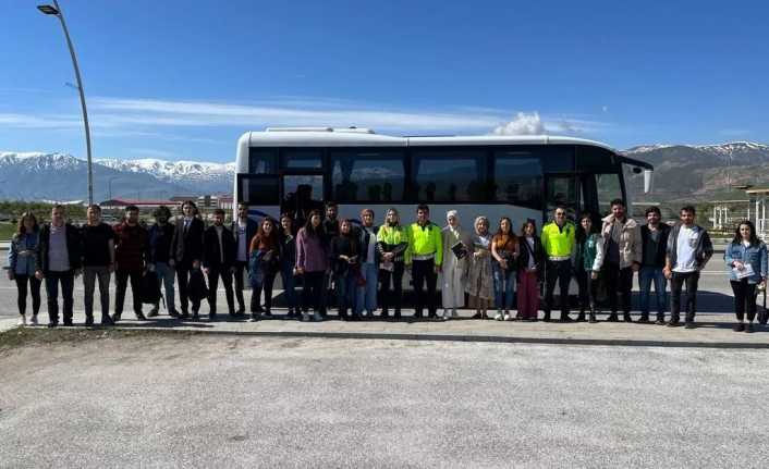 Öğrencilere Güvenli Trafik Bilgilendirmesi Yapıldı
