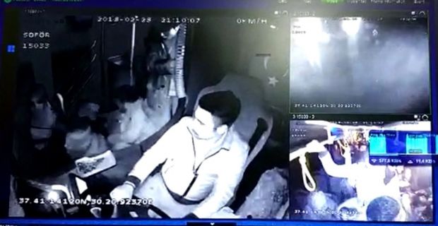 Burdur’da MAKÜ’lü öğrencileri taşıyan halk otobüsüyle otomobilin çarpıştığı kaza, halk