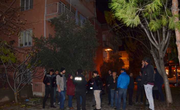 Denizli’de bir öğretim görevlisi kaldığı apart dairesinde ölü bulundu. 