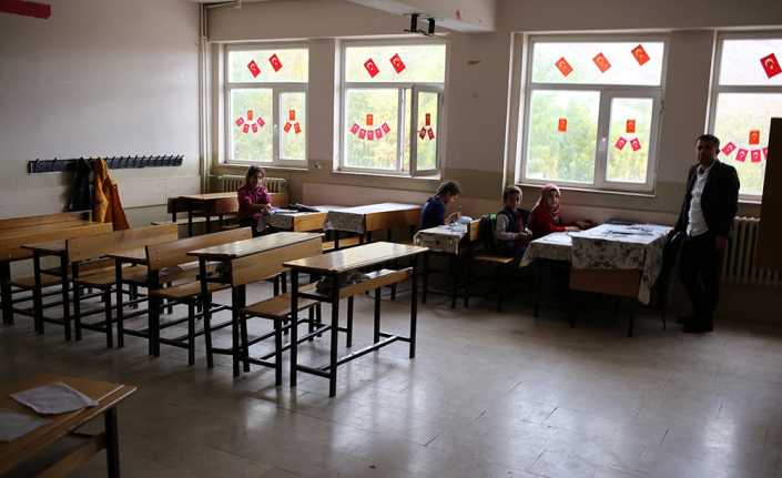 Muş’un Kepenek köyünde 28 öğrenciye hepatit A virüsü bulaşmasından dolayı