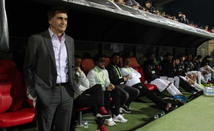 Kaybedilen Sivasspor karşılaşmasında yönetim ve Başkan Fikret Orman’ın protesto edilmesinin