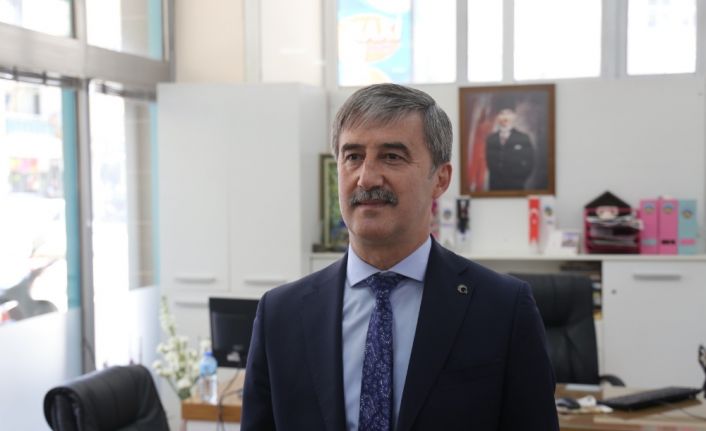 Manisa’nın Turgutlu ilçesinde gelinin nikah sırasında ’Evlenmeyi kabul ediyor musunuz?’