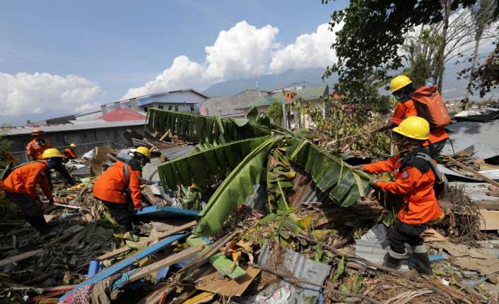 Endonezya’nın Sulawesi Adası’nda meydana gelen deprem ve ardından oluşan tsunamide