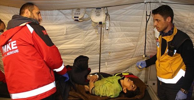 Türk askeri, Zeytin Dalı Harekatı'nda PYD/PKK unsurlarından arındırılan bir köyde