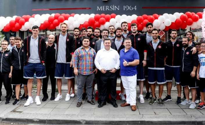Türkiye Basketbol Federasyonu (TBF) Başkanı Hidayet Türkoğlu ve A Milli