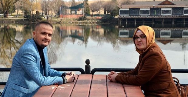 Kahramanmaraş'ın Elbistan ilçesinde diyaliz merkezinde gönlünü kaptırdığı hastasıyla evlenen hemşire,