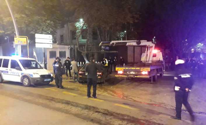 Ankara’nın Çankaya ilçesinde alkollü sürücünün kullandığı otomobil, önce uygulama yapan