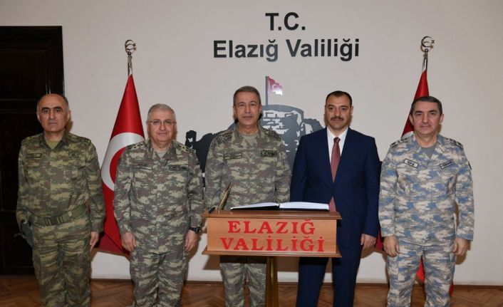 Genelkurmay Başkanı Orgeneral Hulusi Akar, Elazığ’da birlikleri denetledi. 