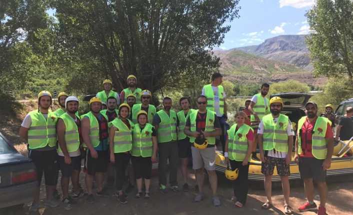 Erzincan'da Organ Bağışına farkındalık oluşturmak amacıyla rafting yapıldı.