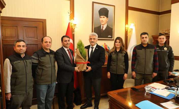 Orman İşletme İl Müdürü Tekin Işık ve beraberindeki kurum personeli