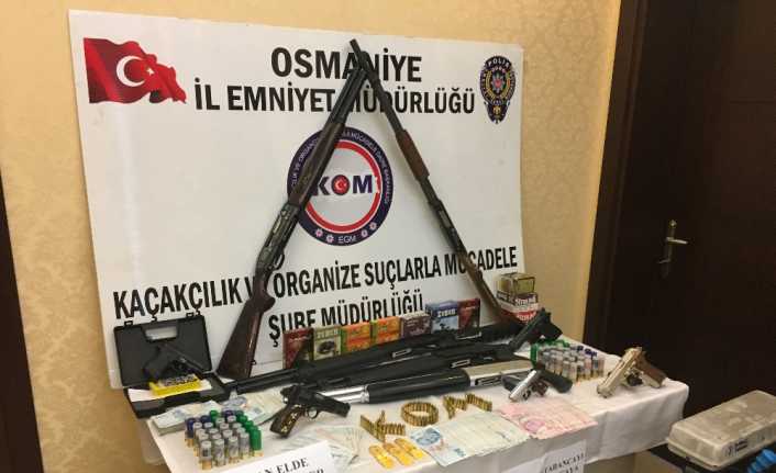 Osmaniye’de silah kaçakçılarına yönelik düzenlenen operasyonda 18 kişi gözaltına alındı.