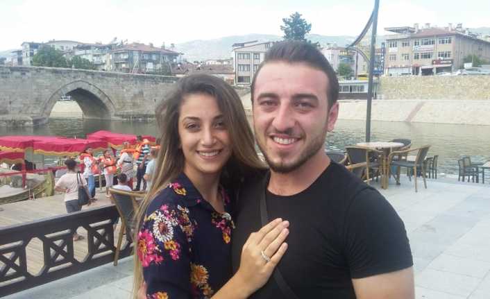 Tokat’ta bir genç, Osmanlı kayığı gezisinde kız arkadaşına sürpriz evlilik