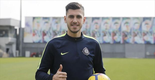 Osmanlıspor'un Kardemir Karabükspor'dan ara transfer döneminde kadrosuna kattığı Ceyhun Gülselam,