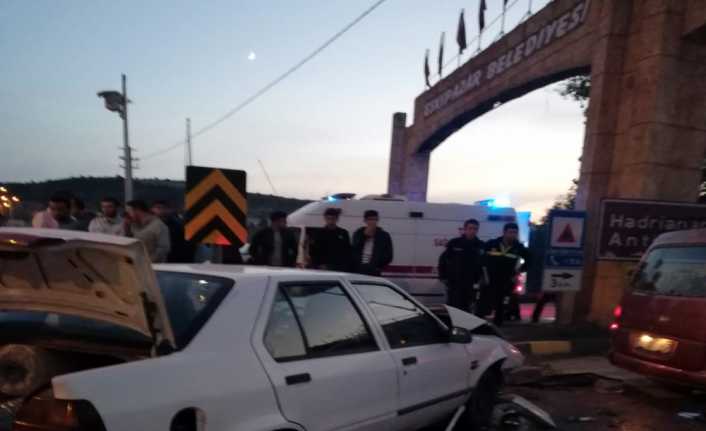 Karabük’ün Eskipazar ilçesinde otomobil ile minibüsün çarpışması sonucu meydana gelen