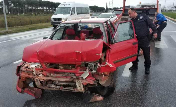 Samsun’da bir sürücünün kırmızı ışıkta bekleyen otomobile arkadan sonucu 8