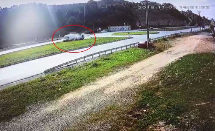 Sakarya’nın Karasu ilçesinde otomobilin takla atması sonucu yaşanan ve 2