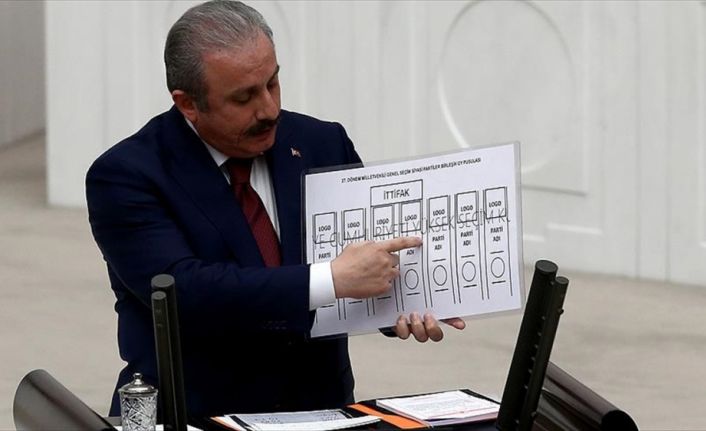 Meclis Anayasa Komisyonu Başkanı ve AK Parti İstanbul Milletvekili Mustafa