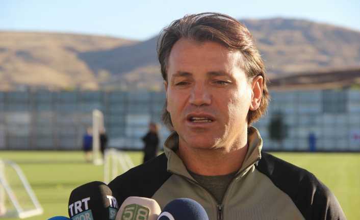 Demir Grup Sivasspor Teknik Direktörü Tamer Tuna, bir oyun felsefesi