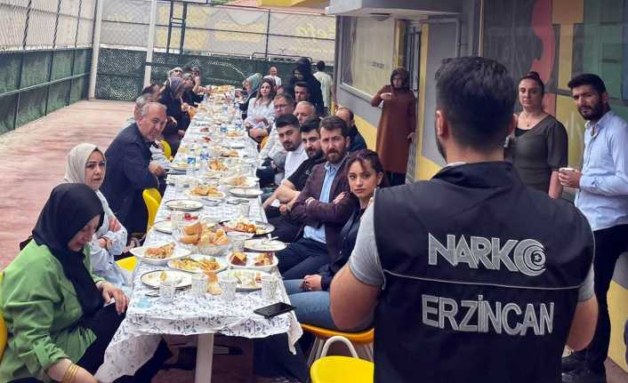 Erzincan Özel Sefa Tapanoğlu Fen ve Anadolu Lisesi’nde düzenlenen kahvaltı
