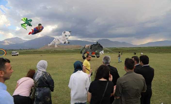 ErzinCANFest 2022 etkinlikleri çerçevesinde Ekşisu’da düzenlenecek olan uçurtma şenliği hazırlıklarını