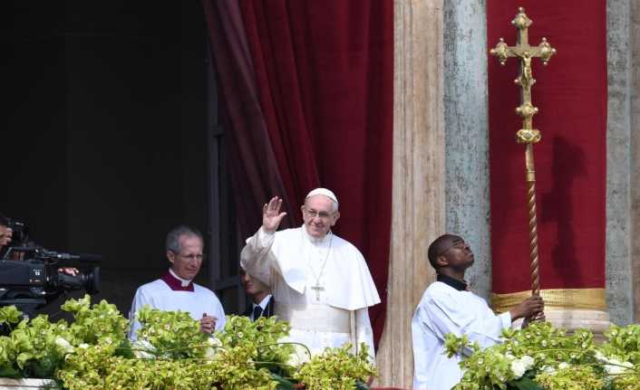 Papa Francis, kendisine reformlar konusunda tavsiyelerde bulunan 9 kişilik C-9