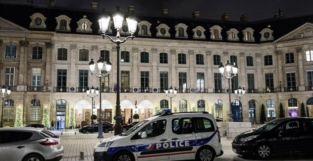 Paris'in sembol meydanlarından Vendome'daki