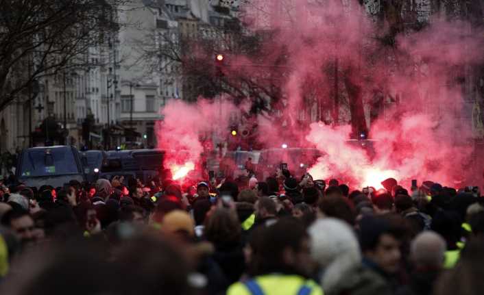 Fransa’nın başkenti Paris’te 31