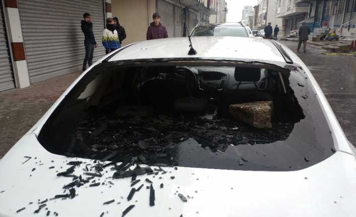 İstanbul Başakşehir’de aralarında husumet olduğu öğrenilen komşular arasında araç parkı