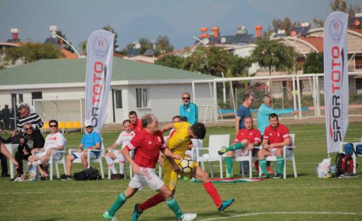 Uluslararası Parlamenterler Arası Futbol Turnuvası sona erdi. Turnuvada şampiyon Romanya