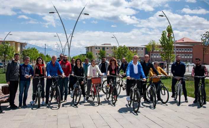 Erzincan Binali Yıldırım Üniversitesinde bahar şenliği kapsamında 10-16 Mayıs Engelliler