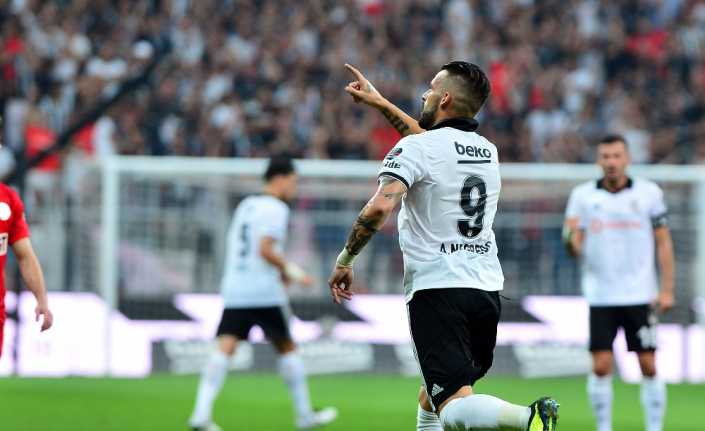 Forvet arayışı içinde olan Beşiktaş, Negredo’nun performansı sonrasında 10 numara