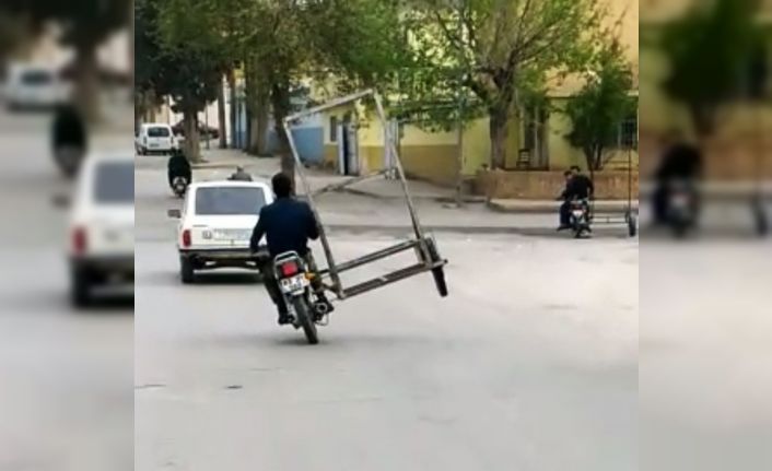 Şanlıurfa’da seyir halindeki pikabın