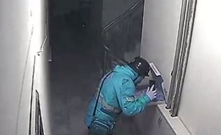 Eskişehir’de bir kuryenin pizzaya tükürdüğü görüntülerin suç şebekesi tarafından bilinçli