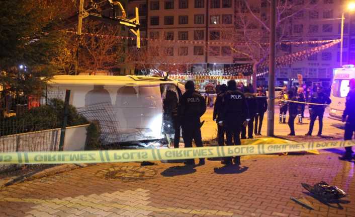 Konya’da göreve giden polis memurlarının bulunduğu olay yeri inceleme aracı
