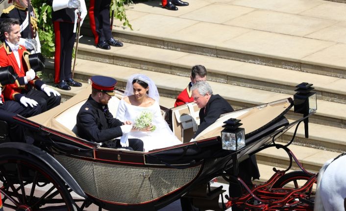 Prince Harry ve Amerikalı Aktris Meghan Markle, St.George Şapel’inden dört
