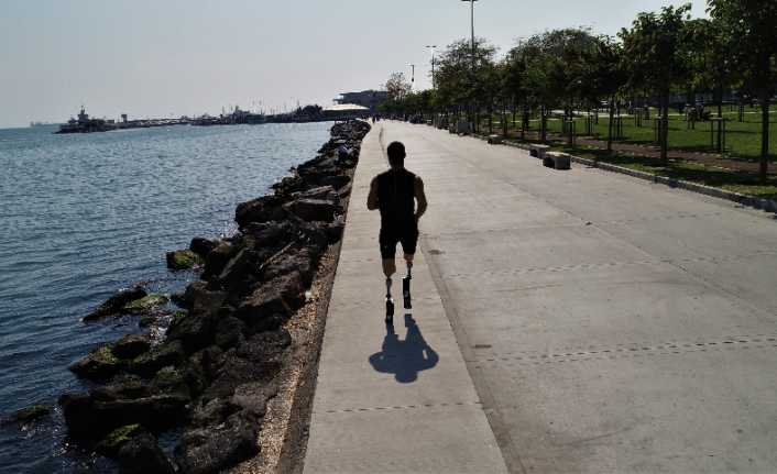 18 yaşındaki engelli sporcu Hamza Güleç, Usain Bolt gibi bir