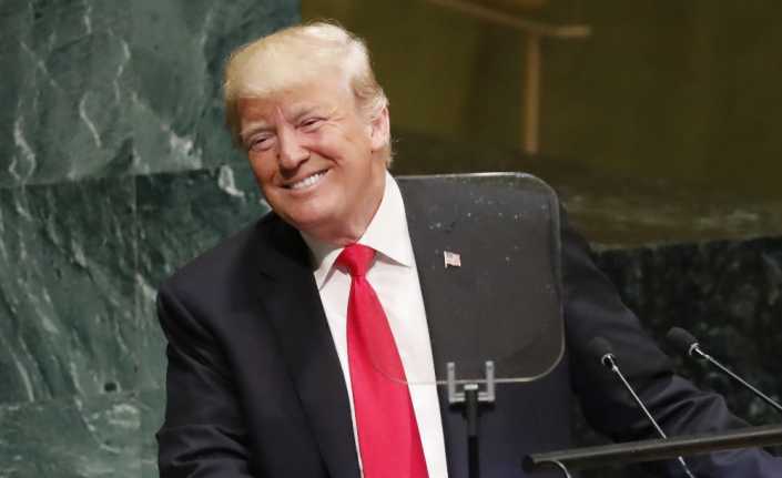 İnsanların Rusya Devlet Başkanı Vladimir Putin ile Çin Devlet Başkanı